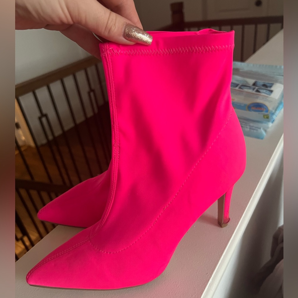 Pink Heels - Picture 1 of 2